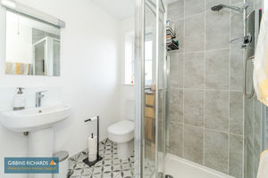 En-Suite- click for photo gallery